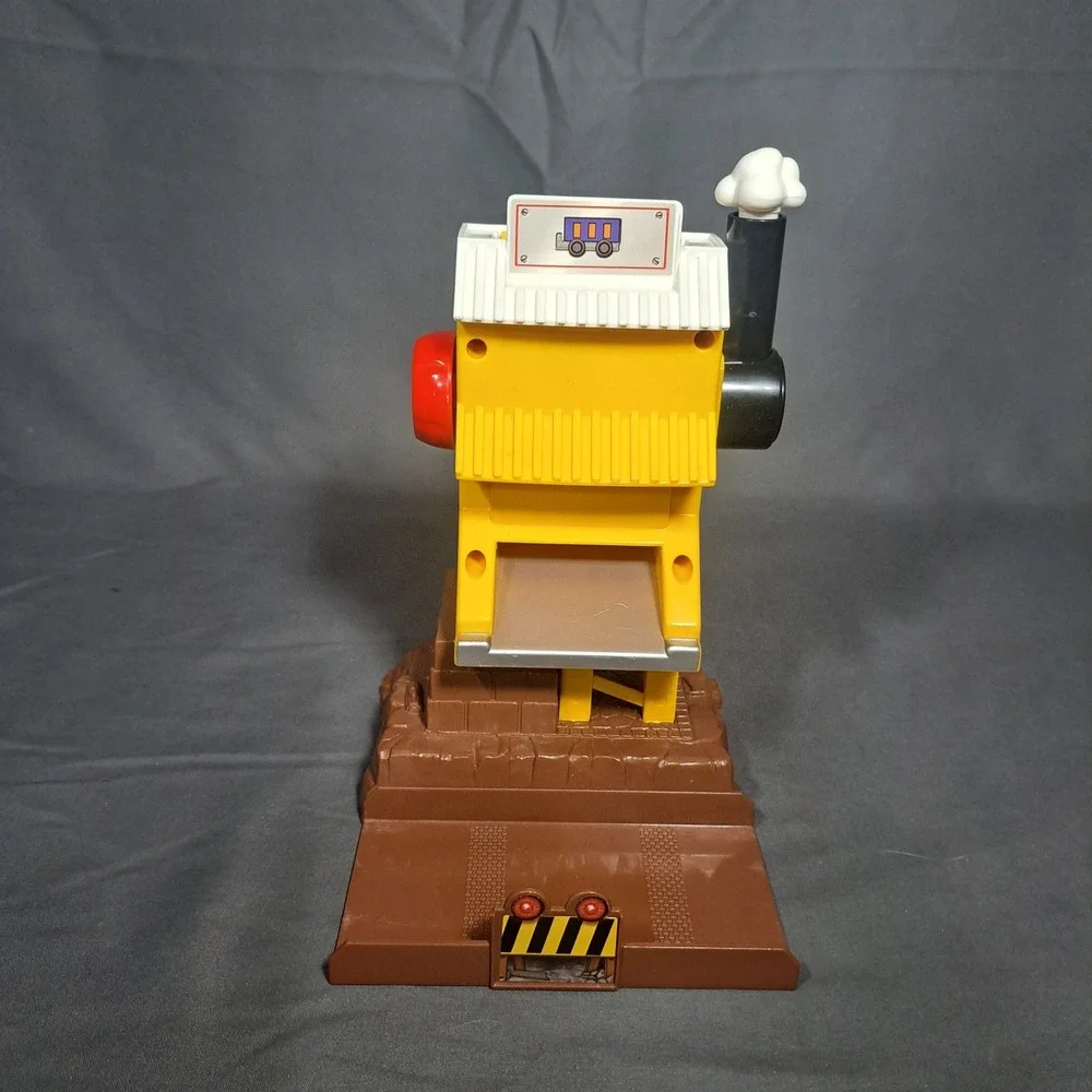Fisher Price GeoTrax Pipe Works Building Replacement Building for Tracks Toy